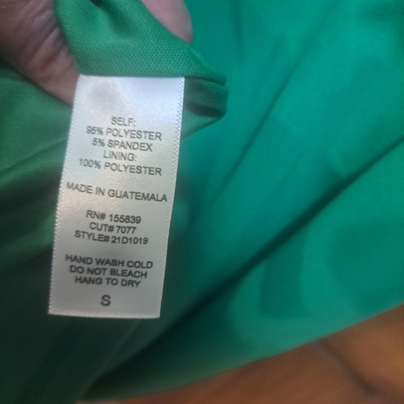 Size small beautiful green dress asymmetrical straps by OLIA lulu's - Picture 7 of 7